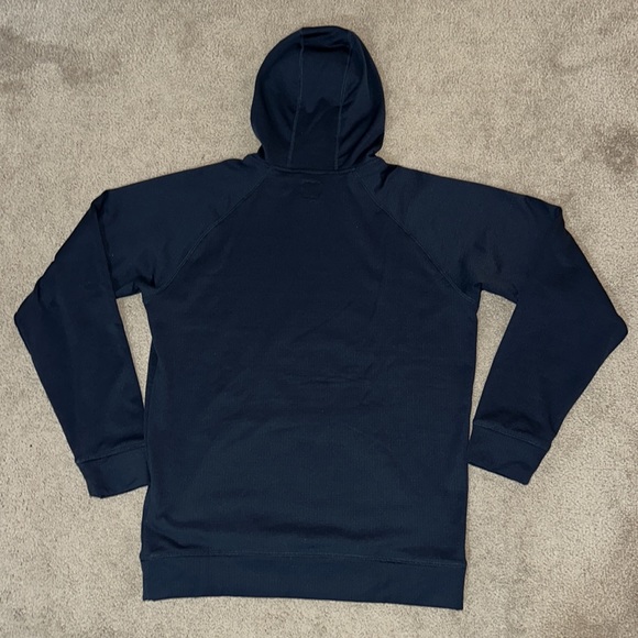 Men’s Izod hoodie. - Picture 4 of 5